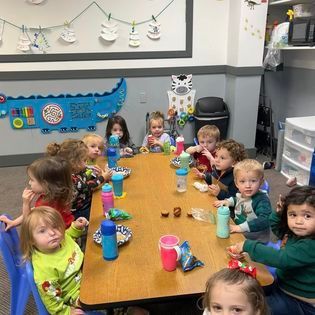 daycare kids at table