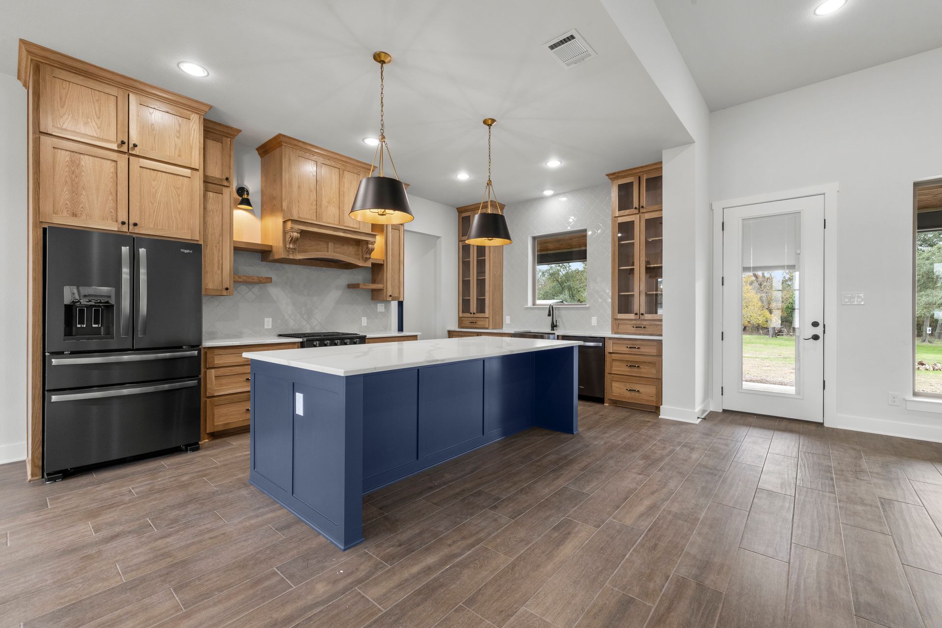 Luxury custom home in Central Texas by Dusek & Powell showcasing elegant design, craftsmanship, and luxury finishes