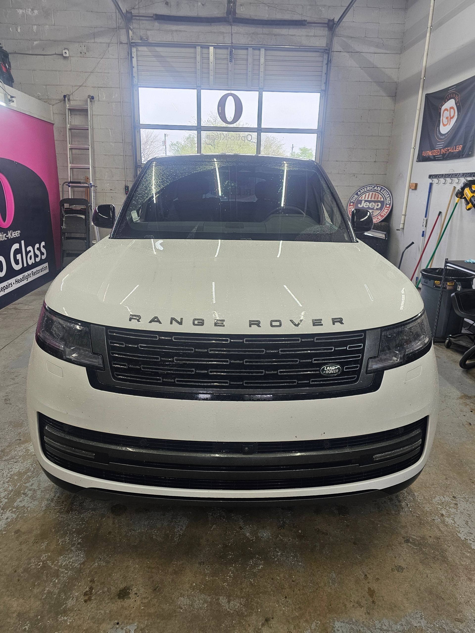 Windshield replacement in The Village, OK Windshield replacement in The Village, OK