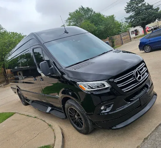 Mercedes-Benz Sprinter windshield replacement in Edmond, OK Mercedes-Benz Sprinter windshield replacement in Edmond, OK