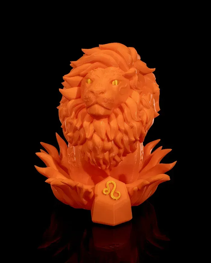 A statue of a lion with the letter r on it