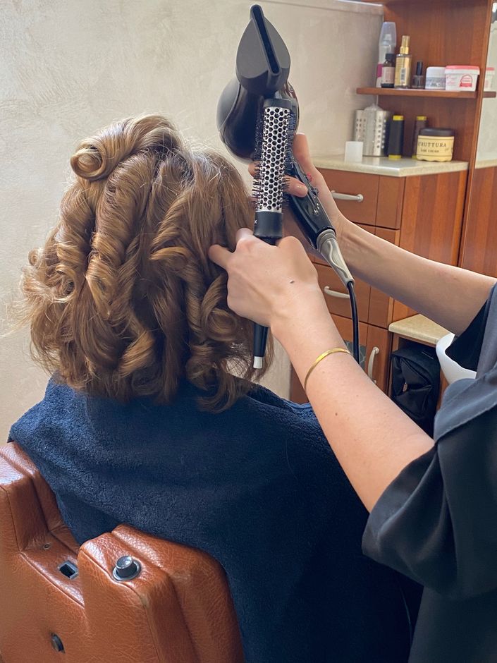 acconciatura infoltimento capelli veri