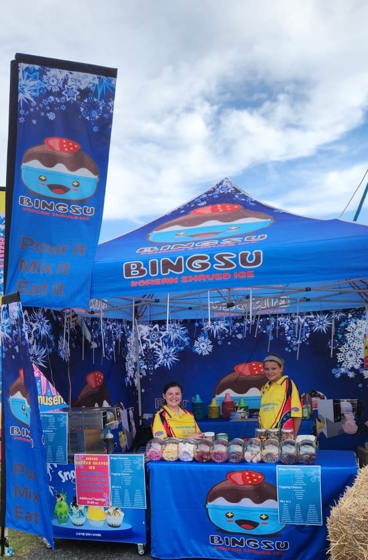 Food Stand at Night, Selling Ice Cold Drinks and Corn Dogs — Fun Time Amusements in Gracemere, QLD