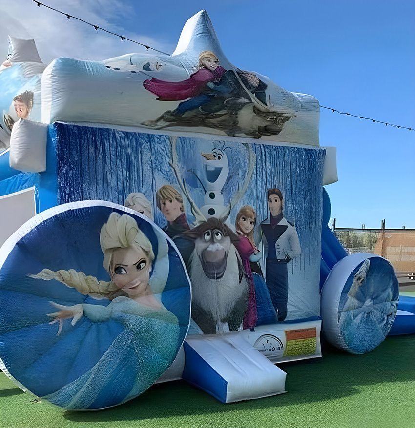 A Frozen Bouncy House With Elsa and Olaf on It — Fun Time Amusements in Gracemere, QLD
