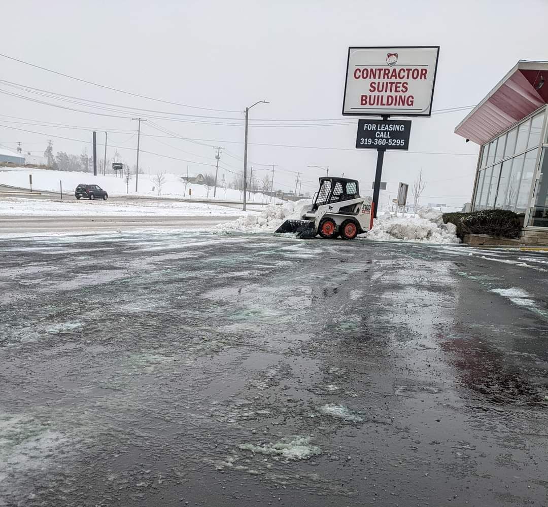 Snow Removal— Cedar Rapids, Iowa — Snow Dogz