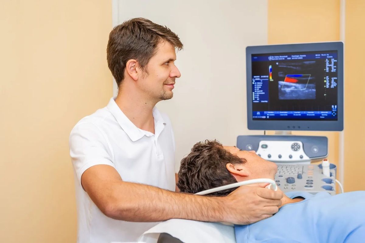Dr. Matej Kalina Neurologie Eisenstadt Untersuchung