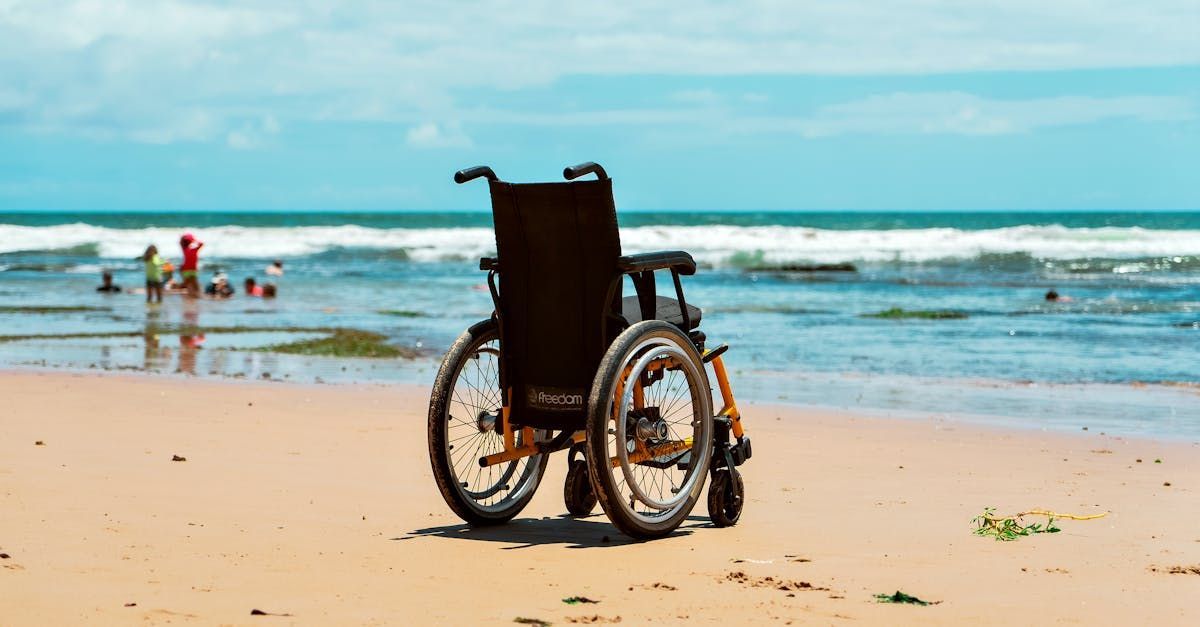Rollstuhl am Strand