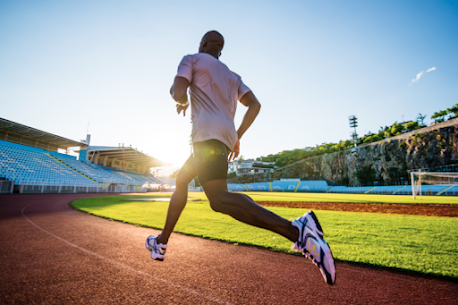 picture of an athlete running after recieving dry needling treatment