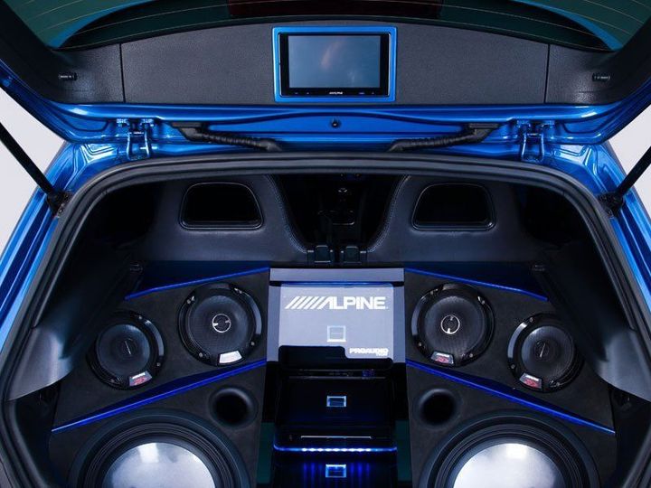 Auto con impianto stereo