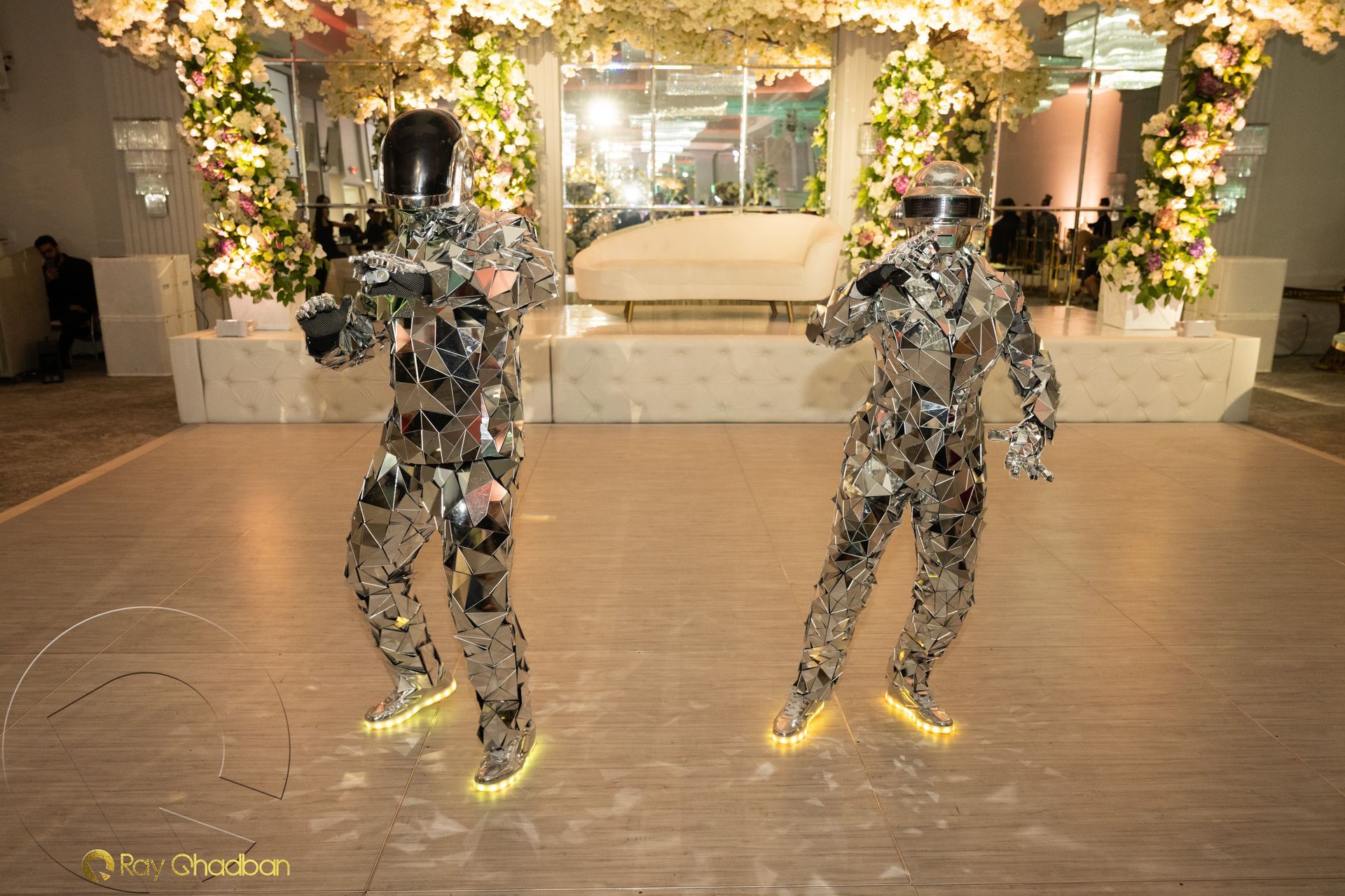 robots dancing