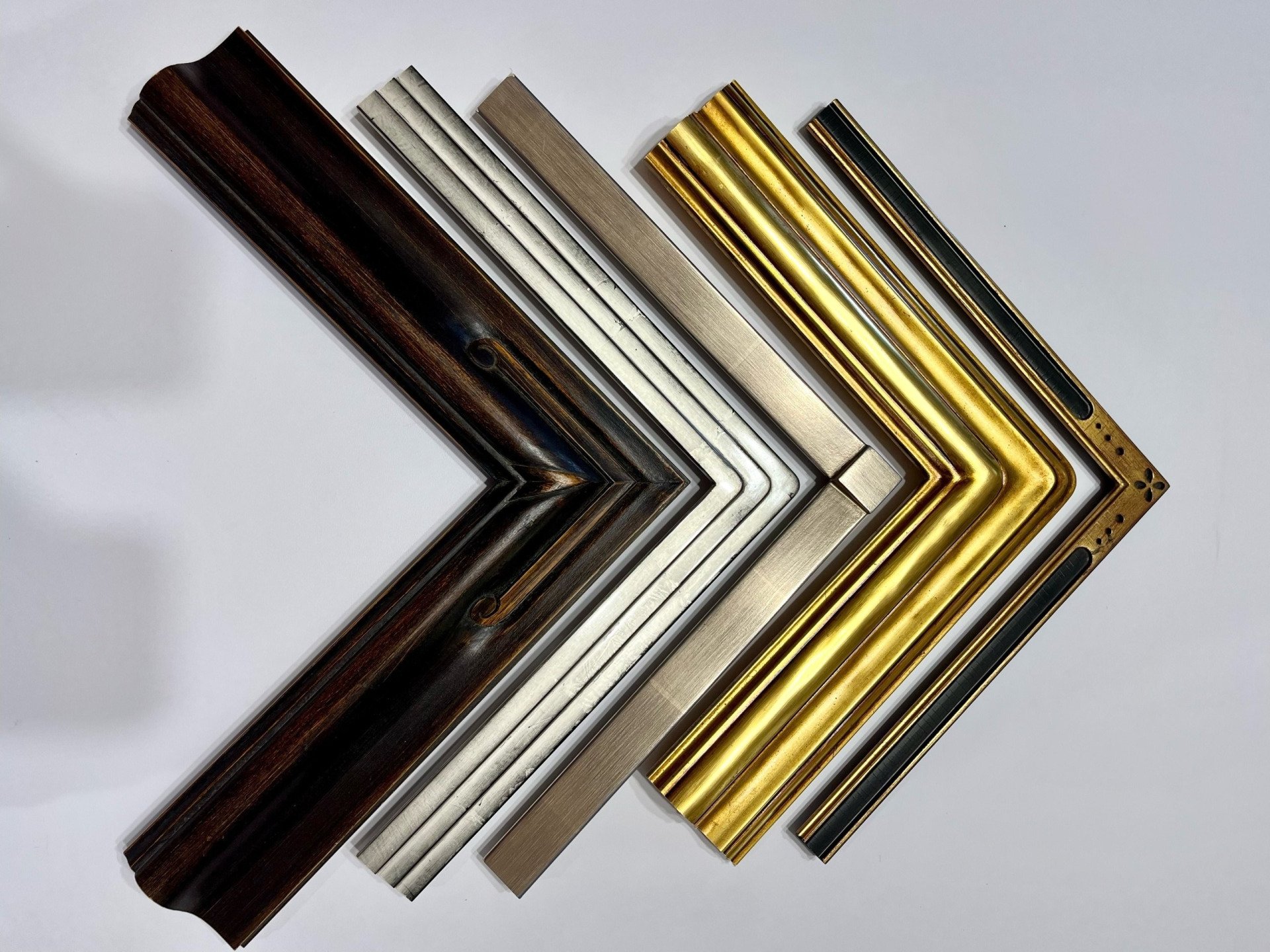 closed corner frames in rogers arkansas