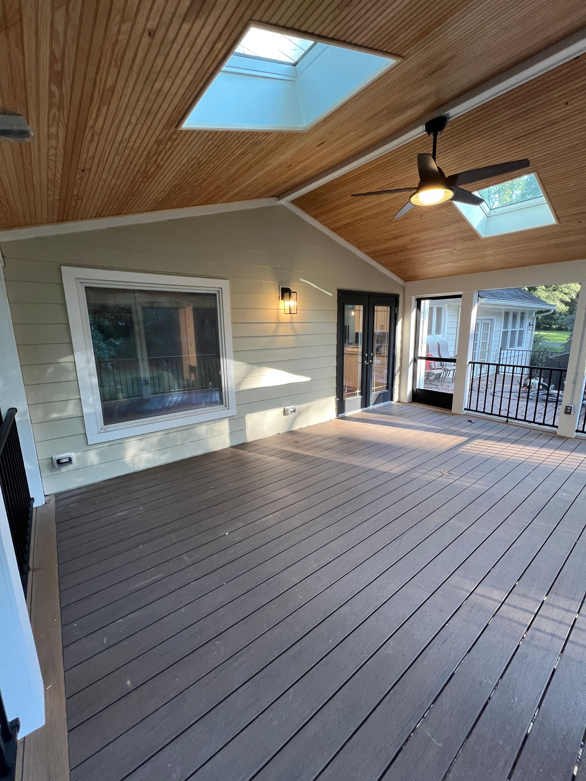 Timbertech Screened-In Porch and deck with Westbury Handrails and ScreenEZE in Chantilly, VA