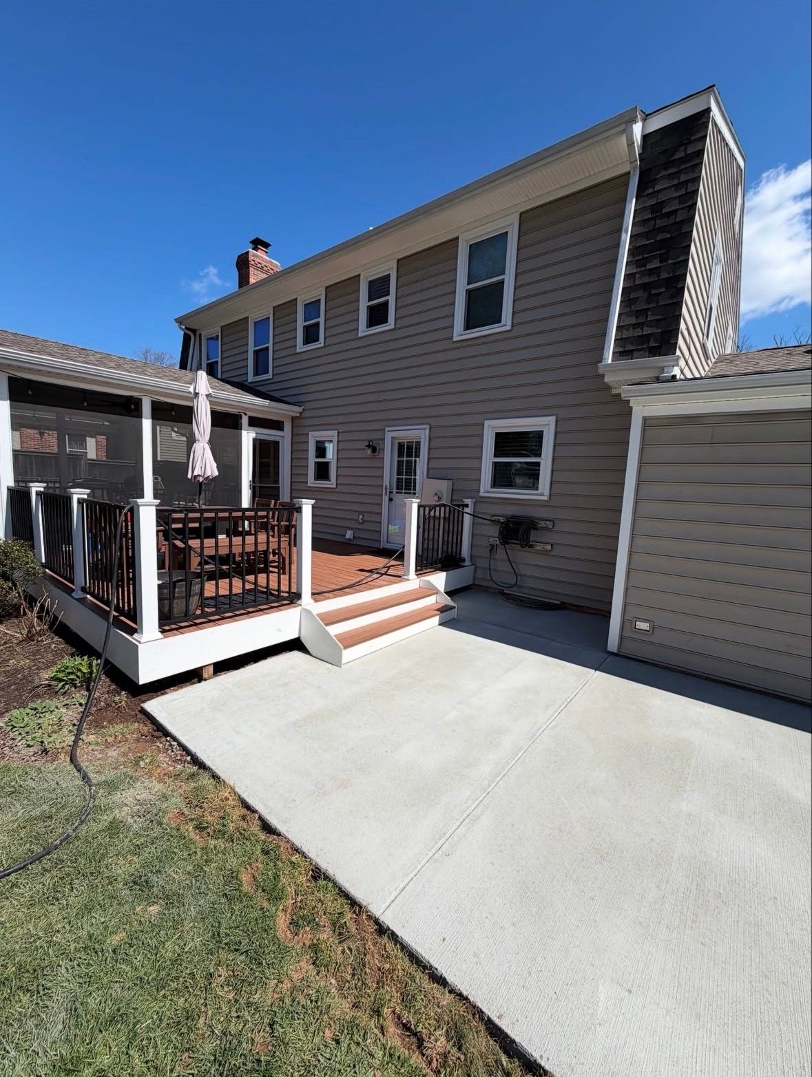 Brushed/Broomed concrete and patio driveway in Leesburg, VA