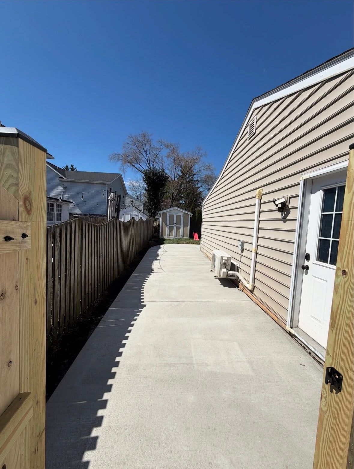 Brushed/Broomed concrete and patio driveway in Leesburg, VA