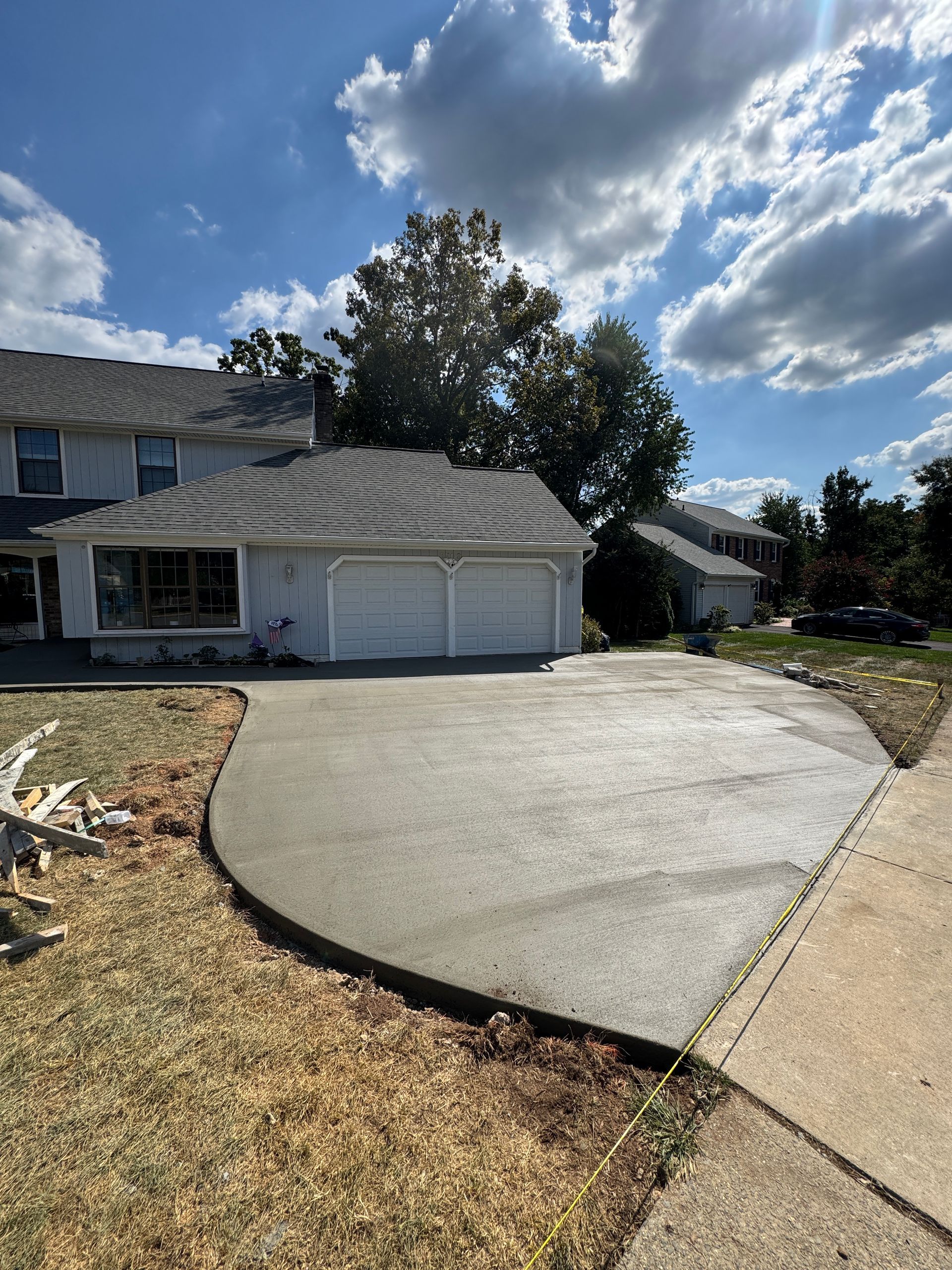 Brushed and Broomed Concrete driveway in chantilly, VA