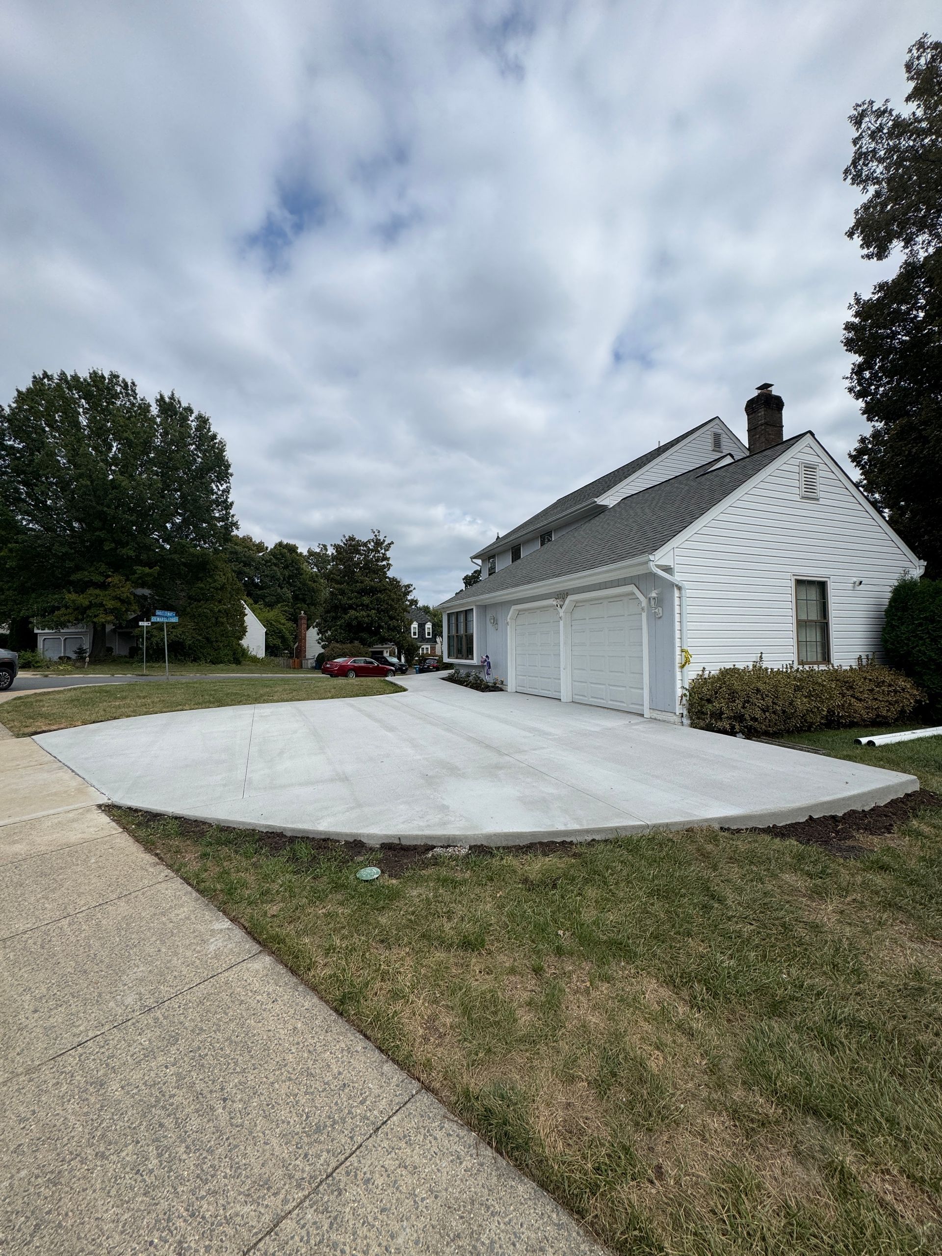 Brushed and Broomed Concrete driveway in chantilly, VA