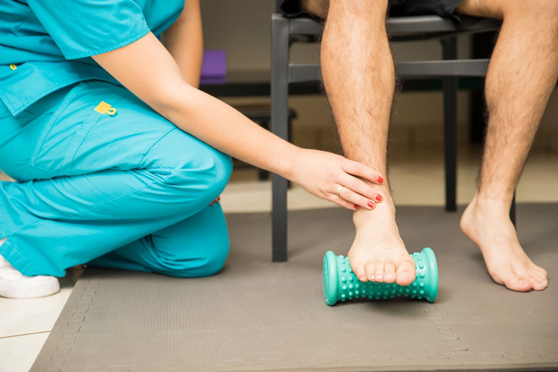 Patient Undergoing Osteoarthritis Treatment in Midland, TX