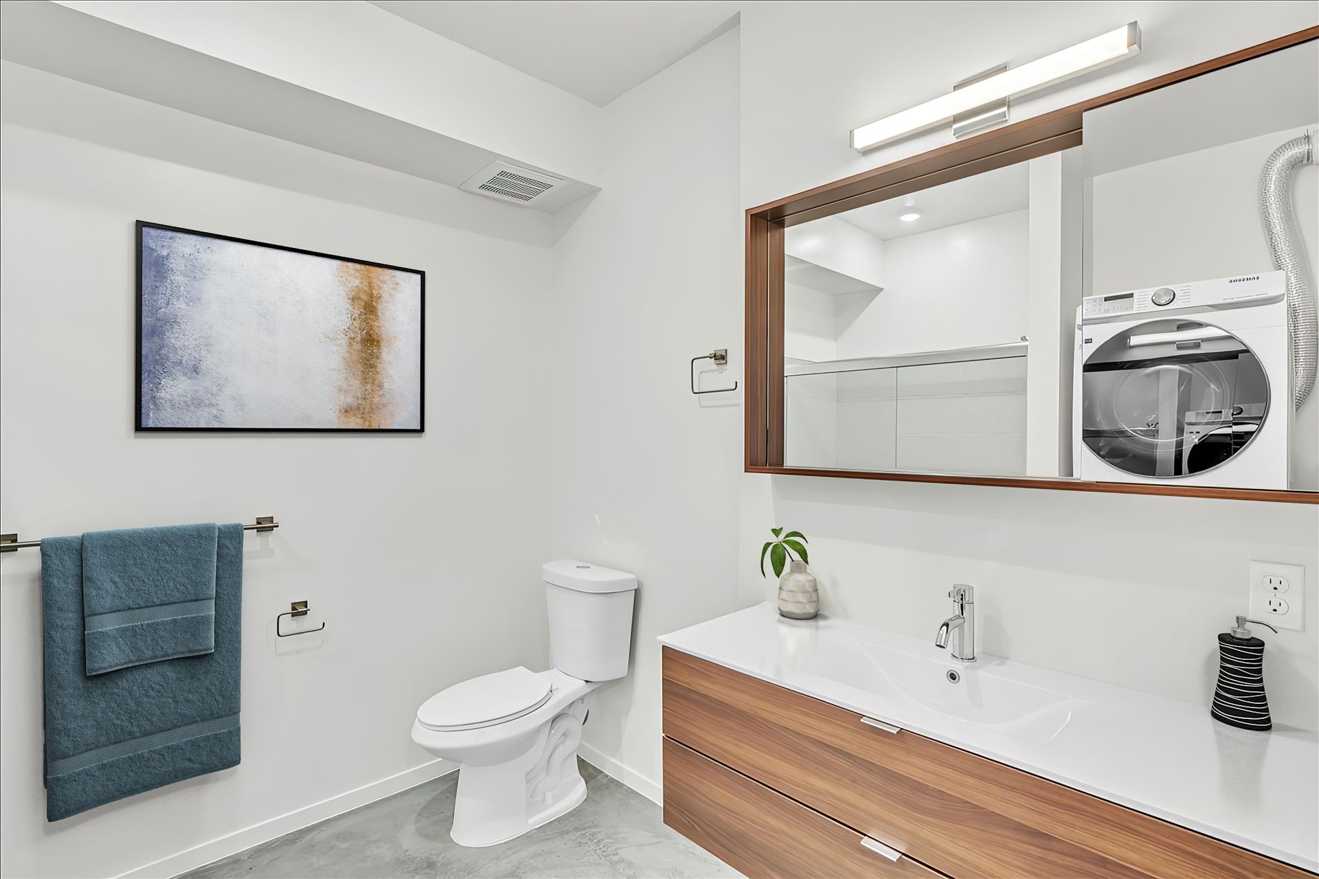 1 Bedroom 1 Bath, Bathroom