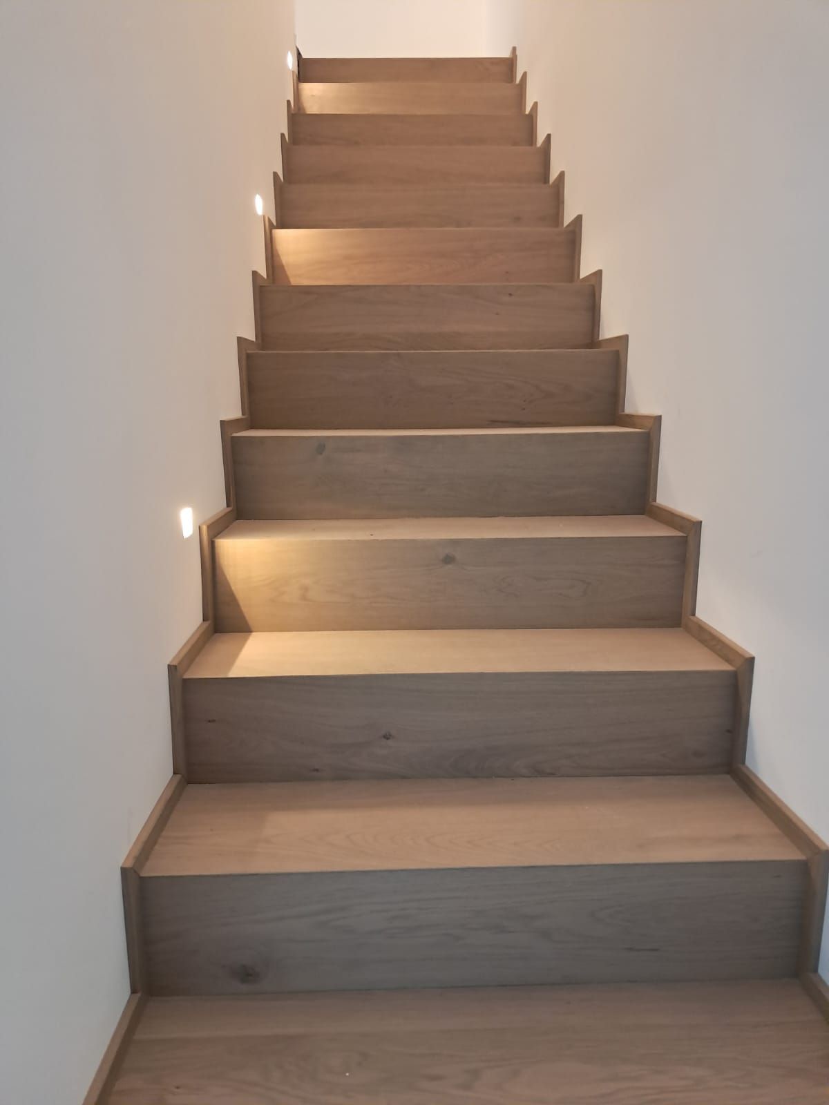Rivestimento scale in legno in Lombardia, Piemonte e Valle d'Aosta