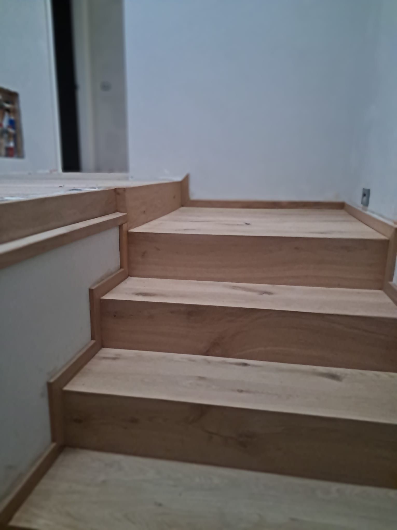 Rivestimento scale in legno in Lombardia, Piemonte e Valle d'Aosta