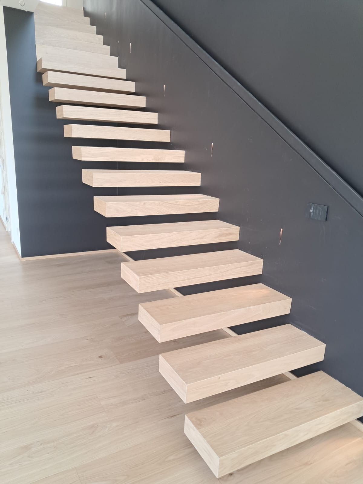 Rivestimento scale in legno in Lombardia, Piemonte e Valle d'Aosta
