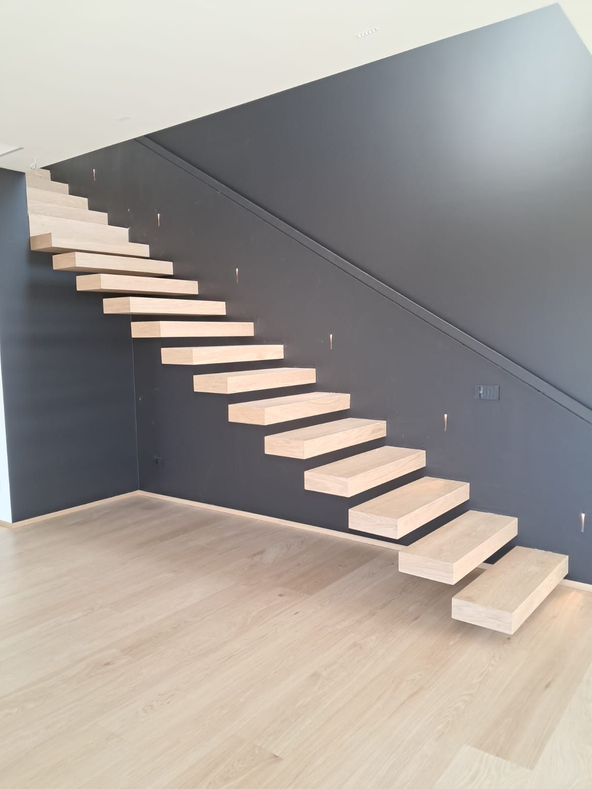 Rivestimento scale in legno in Lombardia, Piemonte e Valle d'Aosta