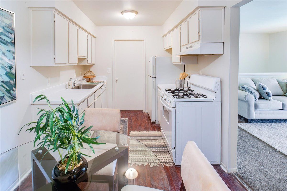 Perry Place kitchen