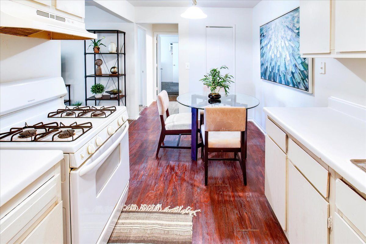 Perry Place kitchen