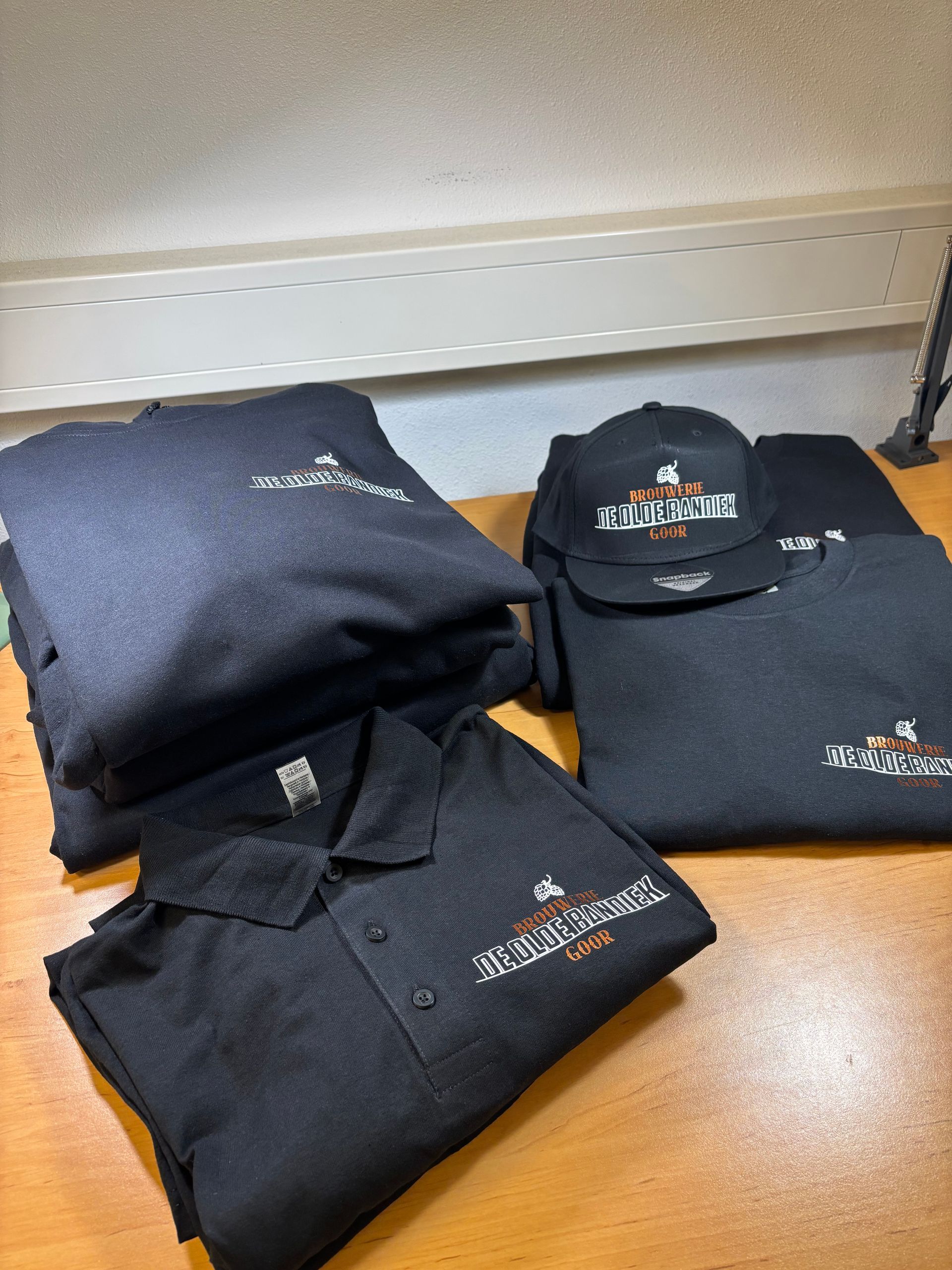 Merchandise van de Olde Bandiek.