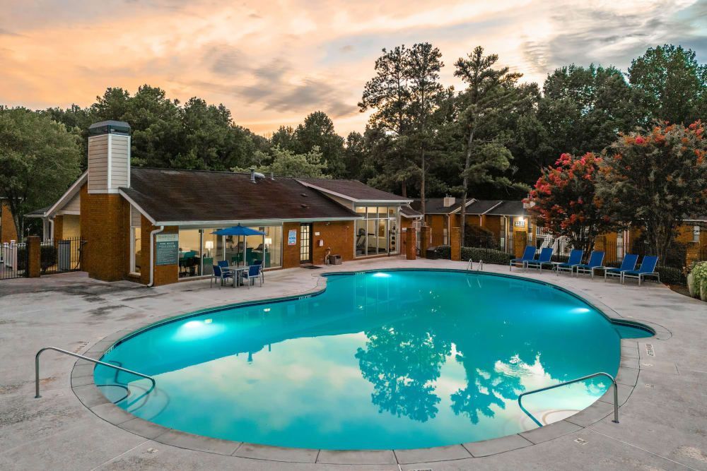 A large outdoor swimming pool at Marquis at Perimeter Center in Atlanta, GA.