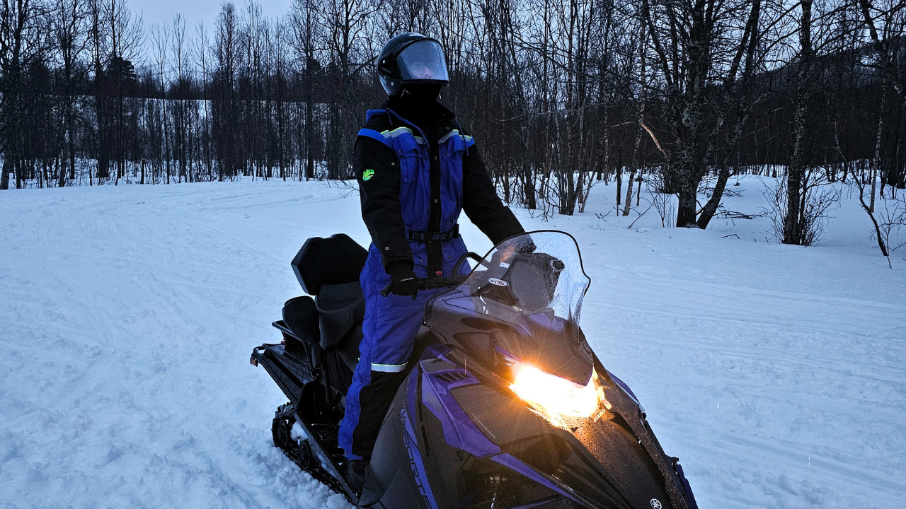 Snow mobile adventure tromso norway