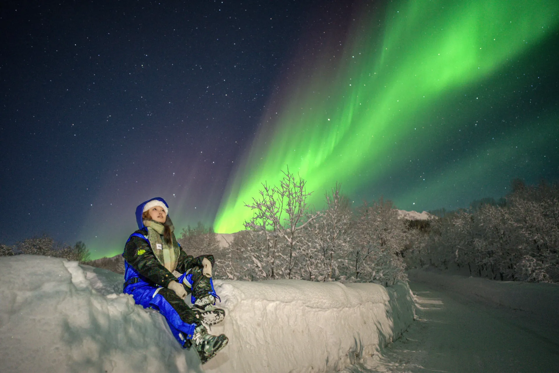 8-Guest Northern Lights Minivan Chase Tromsø