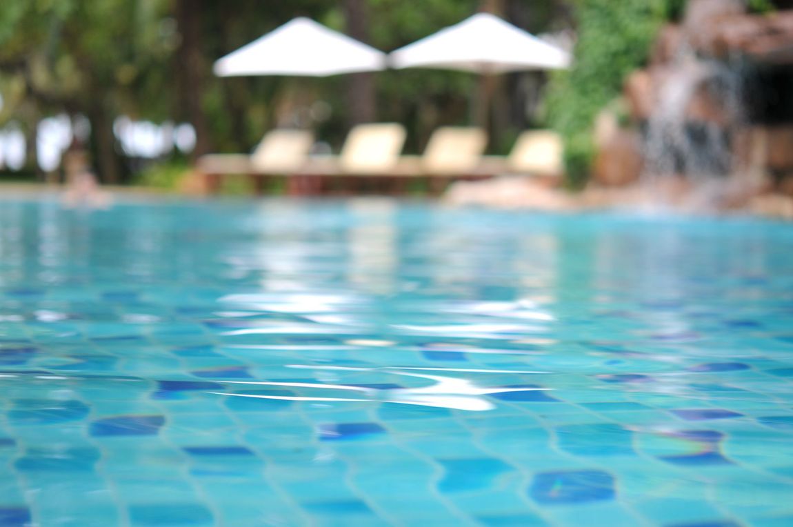 Piscina con piastrelle