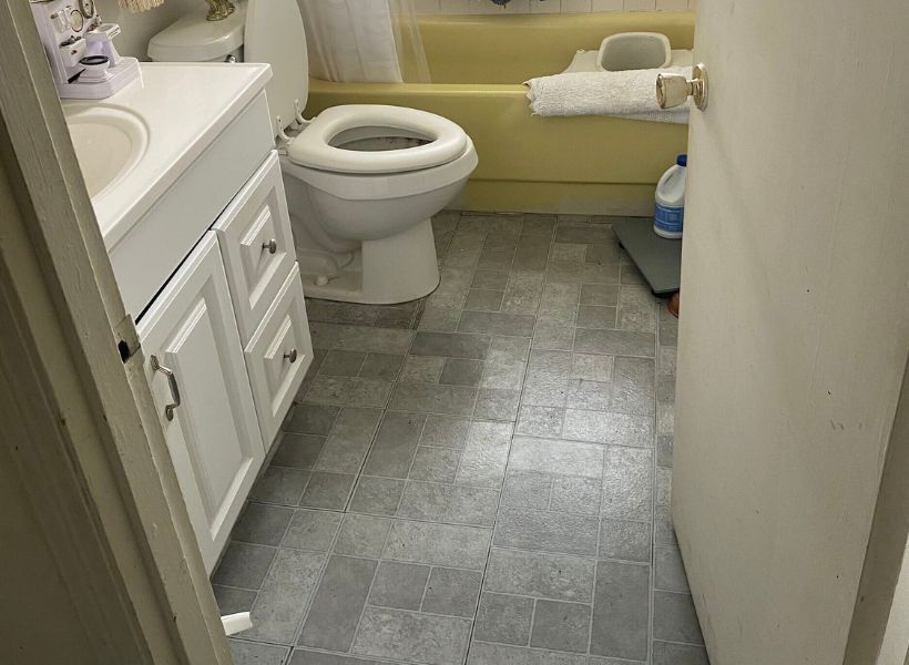 bathroom-before