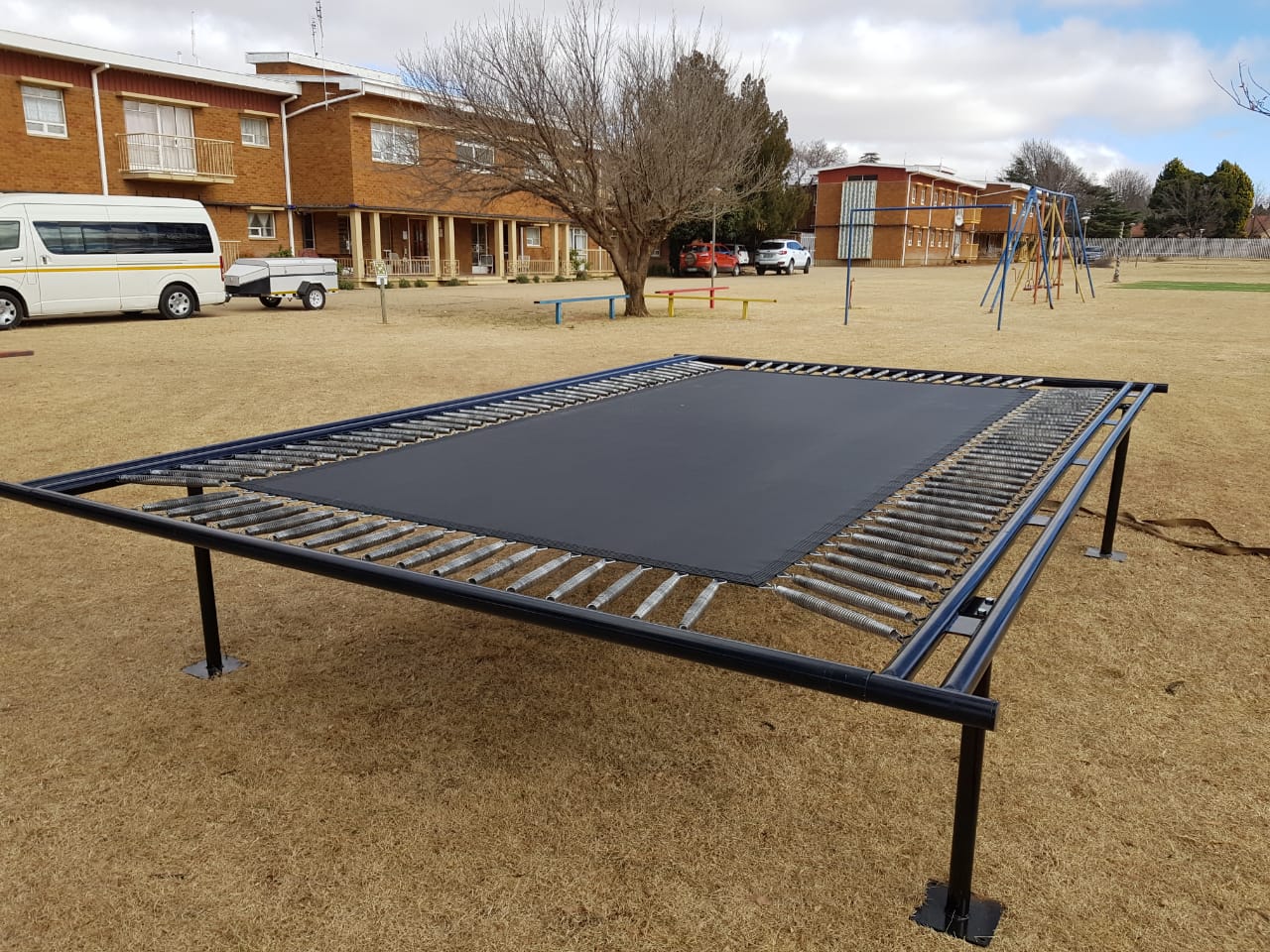 deluxe free standing no covers