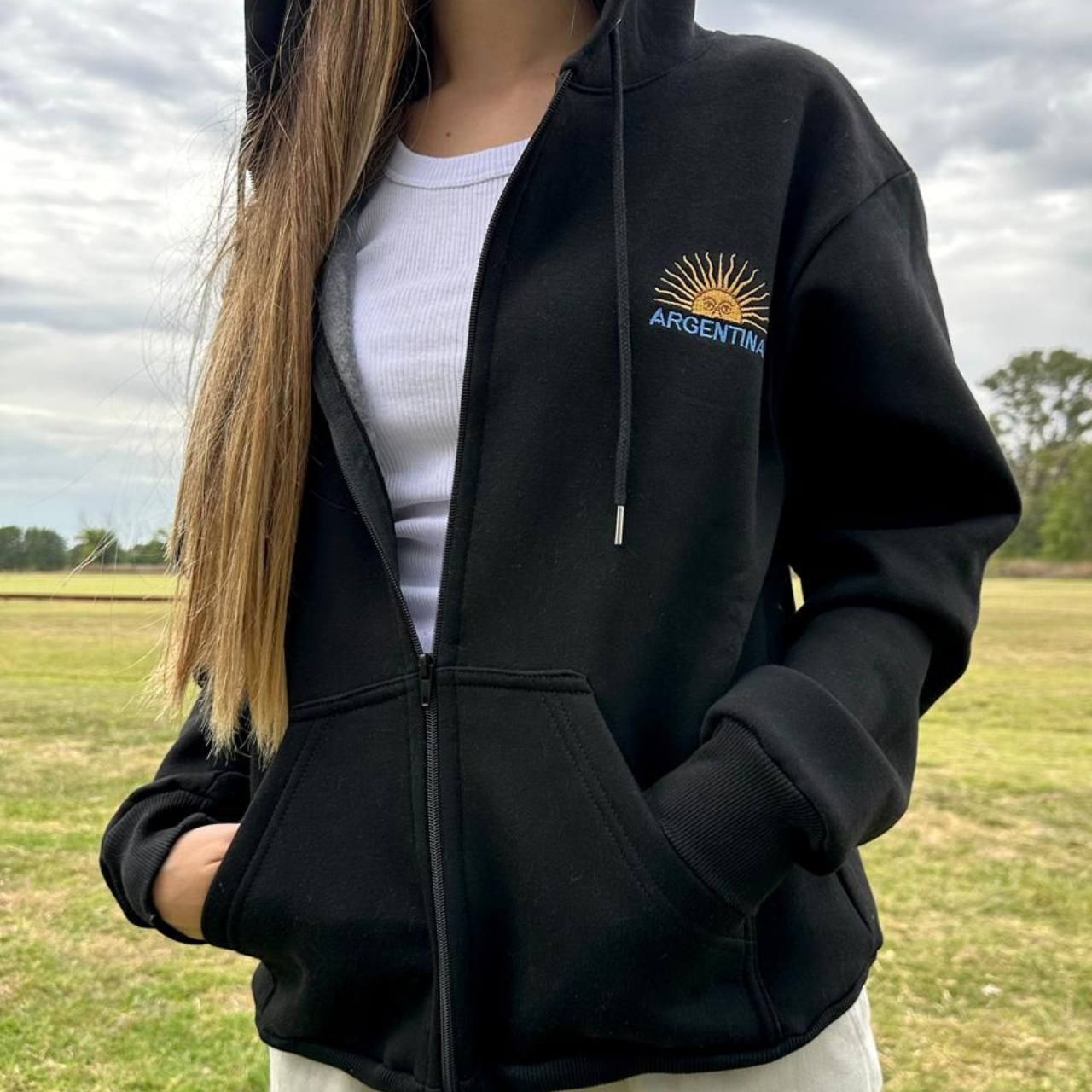 CAMPERA SOL DE MAYO STOCK LIMTADO