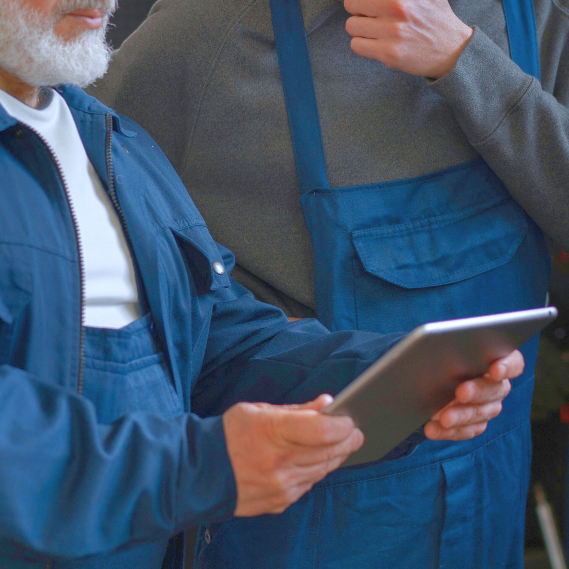 Service tech using an AllType iPad