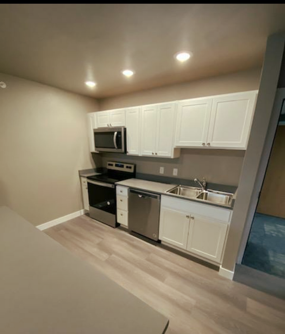 minimalist bedroom
