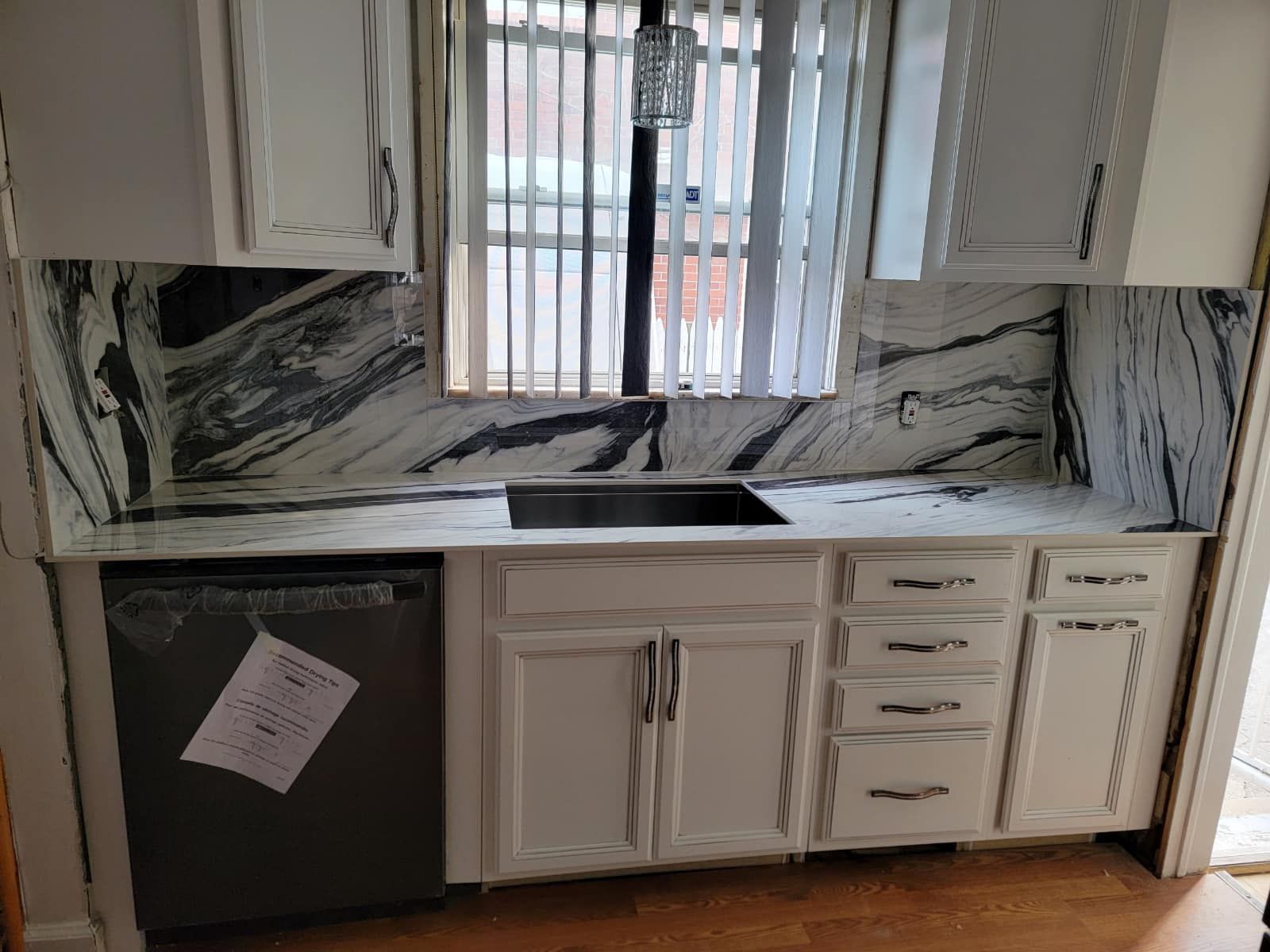 Top-rated granite countertop installation services in Livonia, Michigan. Quality materials and exper