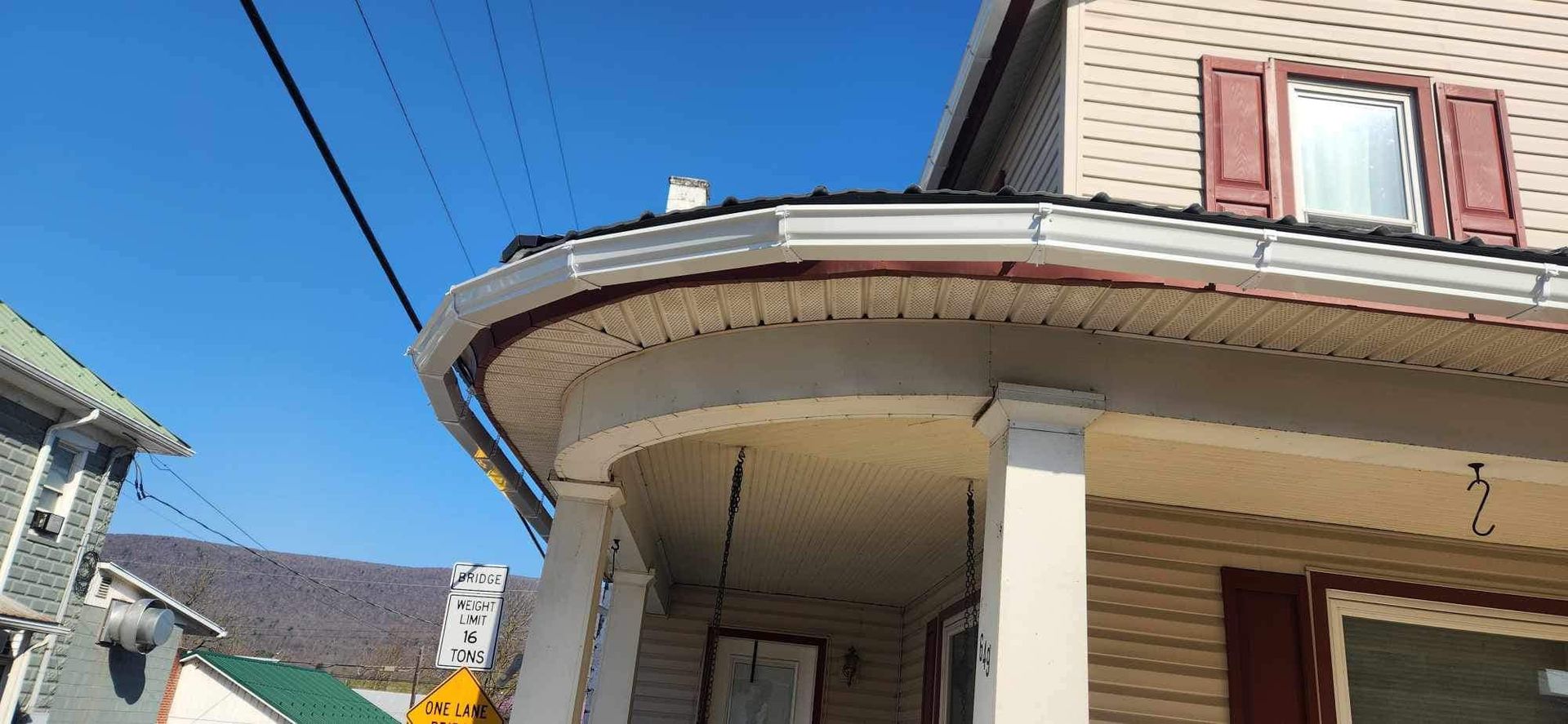 Circular Gutter System on a Home in Lancaster, PA