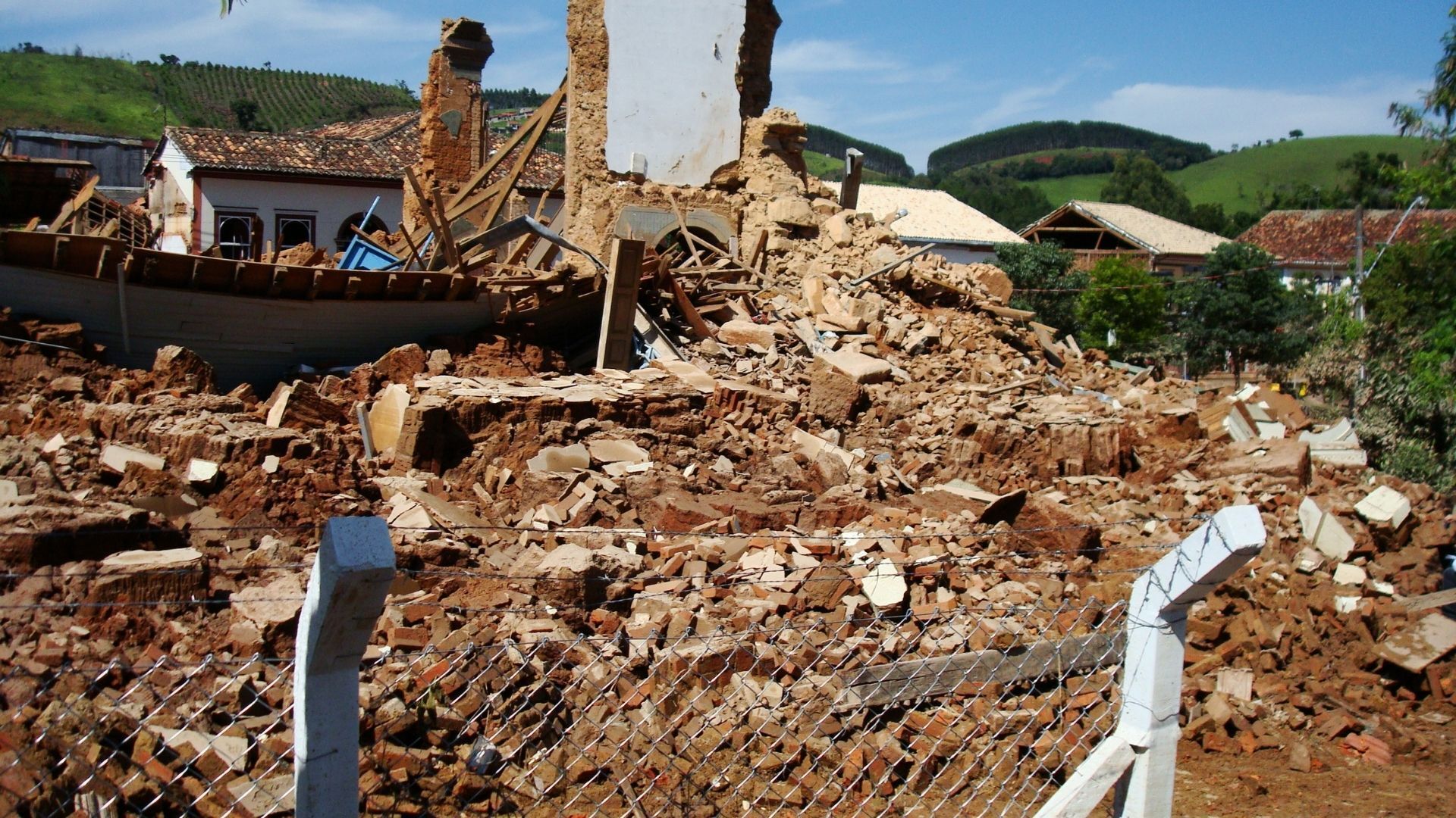 demolition, demolition debris removal, construction debris removal, junk removal company near me, mineral bluff GA