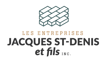 Logo pour Les Entreprises Jacques St-Denis et fils inc. : un graphisme ressemblant à une brique au-dessus du nom de l'entreprise en couleurs foncées et claires.