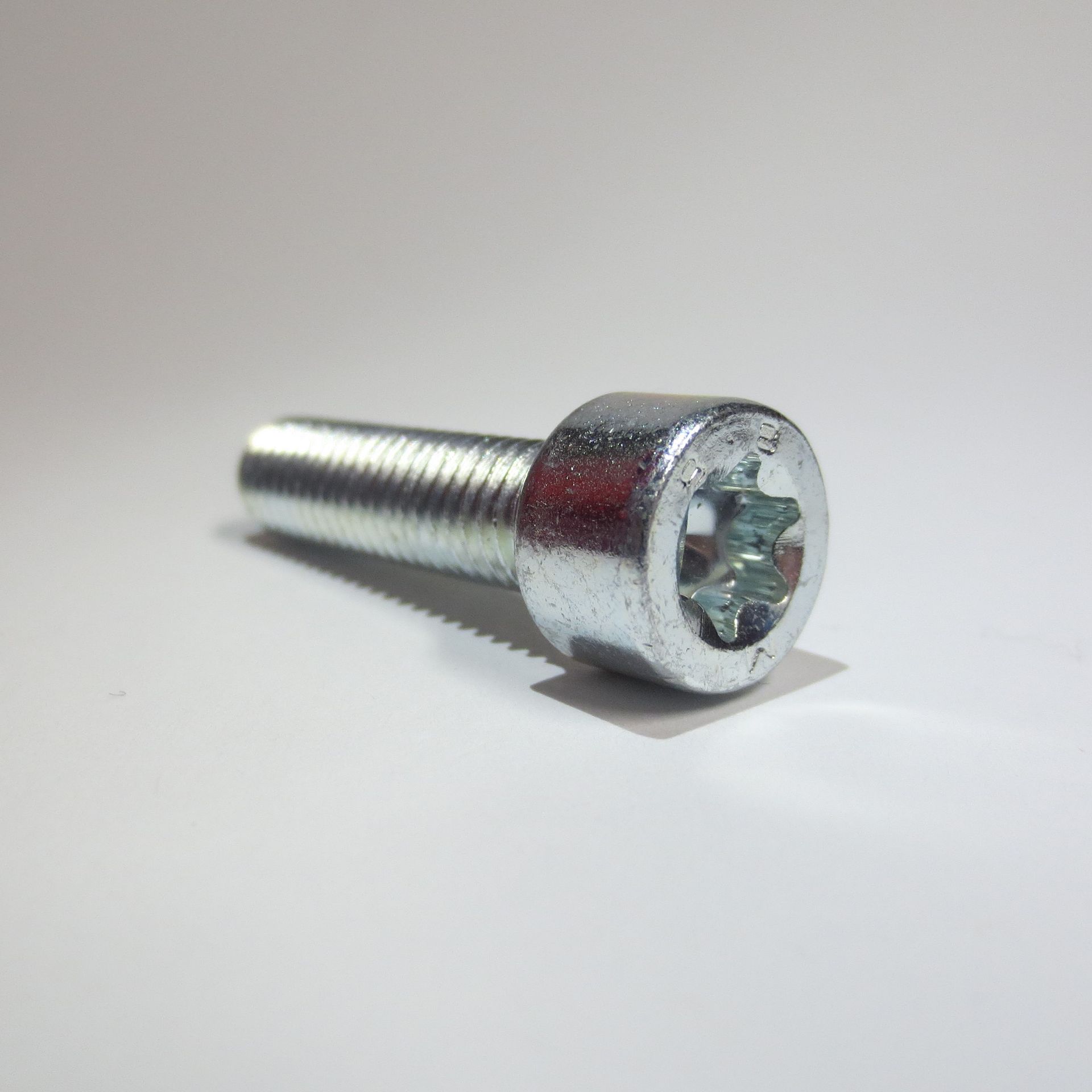 ISO 14579, Zylinderschraube mit ISR
M 2,5 - M 8
in Stahl blank und verzinkt, Edelstahl A2