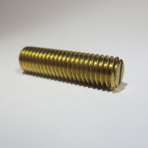 DIN 553 - ISO 4766: Gewindestift mit Kegelkuppe und Schlitz, 
M 1,2 - M 16
in Stahl (14H) blank und verzinkt (auch in schwarz), Messing (auch vernickelt), Edelstahl A2 und A4