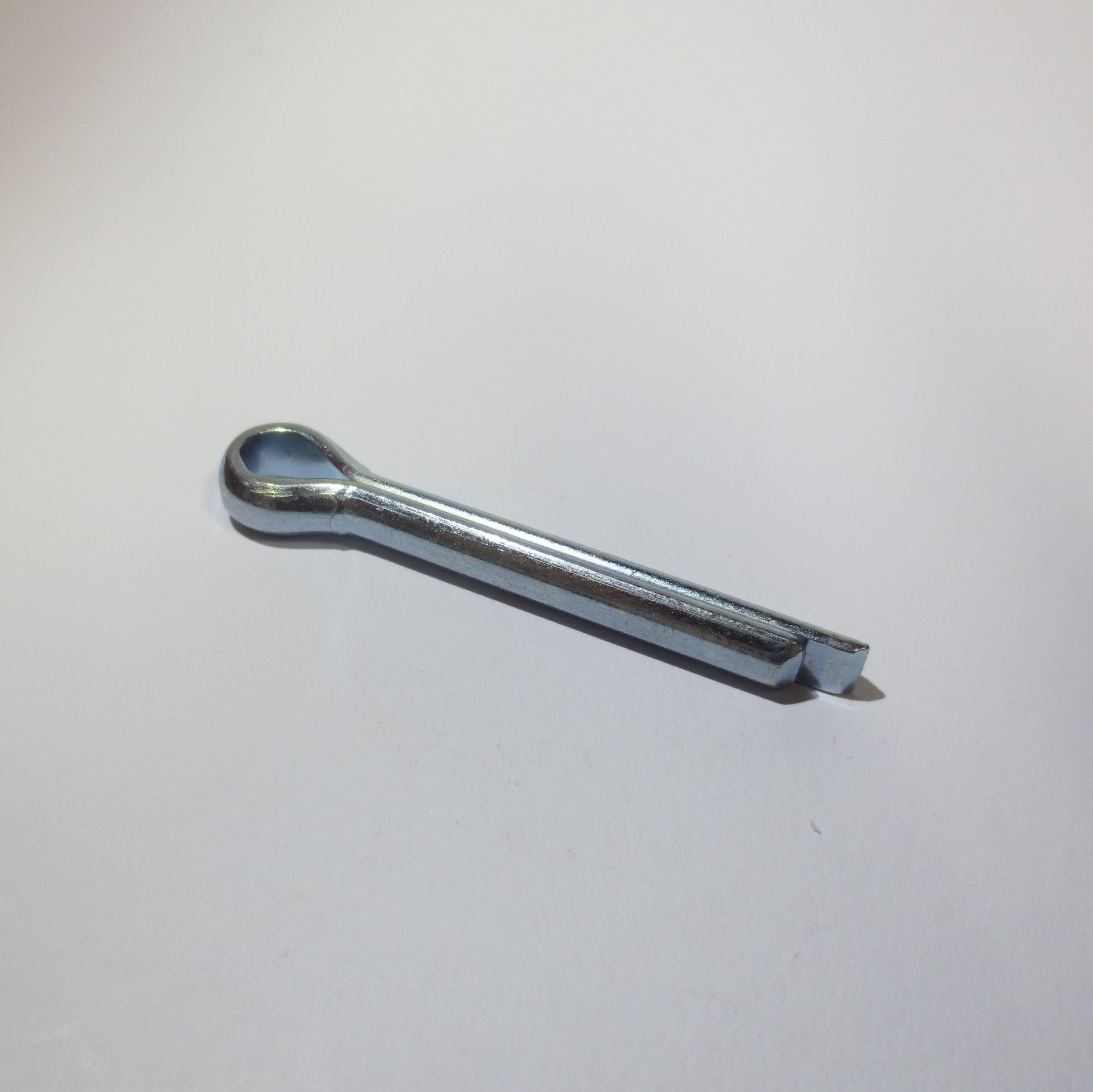 Splint 
nach DIN 94 - ISO 1234
Ø 0,5 mm - 13 mm
in Stahl verzinkt, 
Edelstahl A2 und A4
