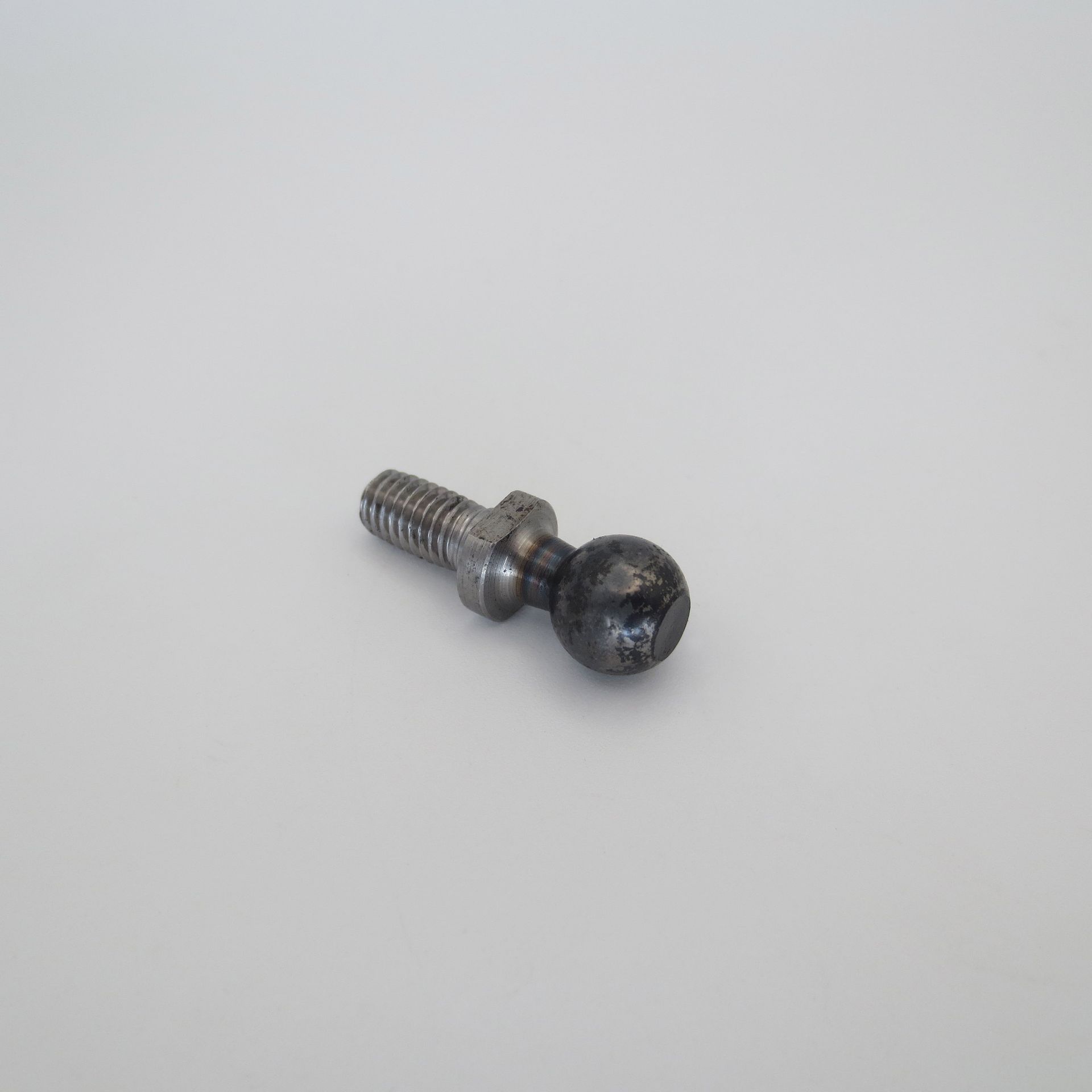 Kugelzapfen
nach DIN 71803 Form C
Gewinde M 6
Stahl blank
Kugel Ø 10mm