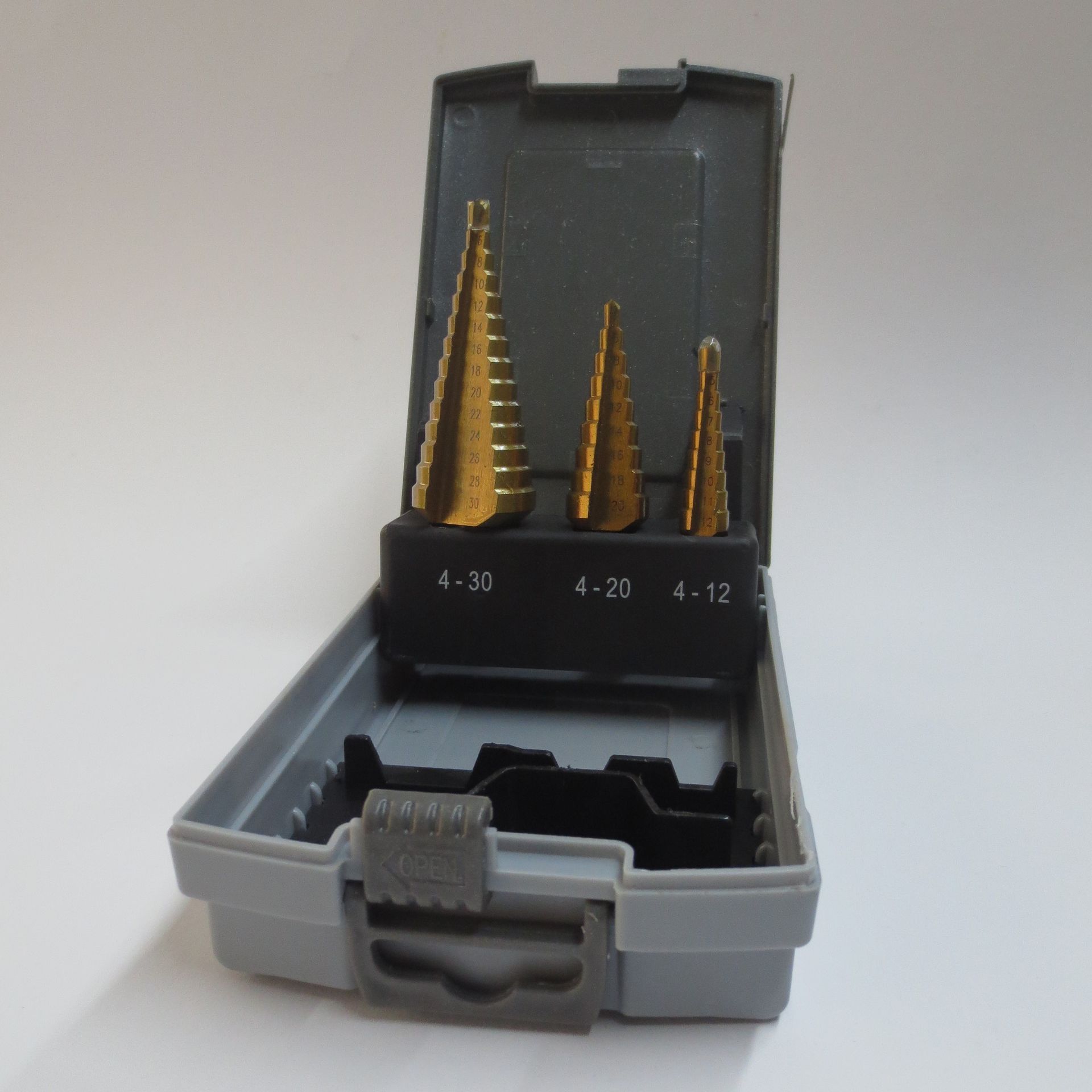 Stufenbohrer Set / 3-teilig 
4-12, 4-20, 4-30mm
HSS TiN (titannitriert)