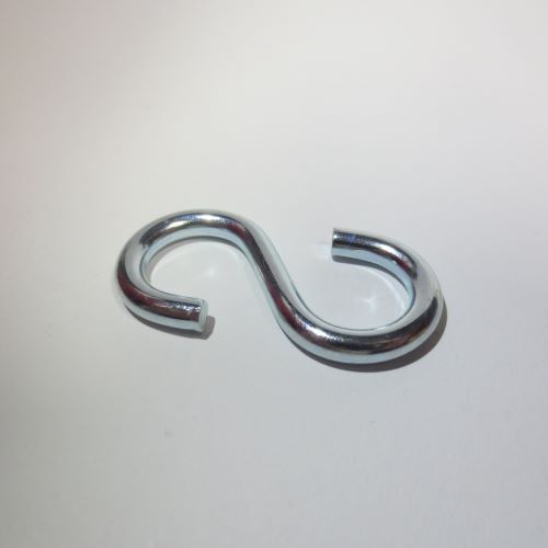 S-Haken, Nr. 40: 
w: 11mm, Ø 3,8mm, Stahl verzinkt
Nr. 50: 
w: 15 mm, Ø 4,7 mm, Stahl verzinkt