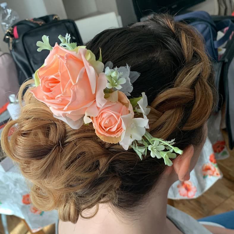 realizzazione acconciatura da sposa