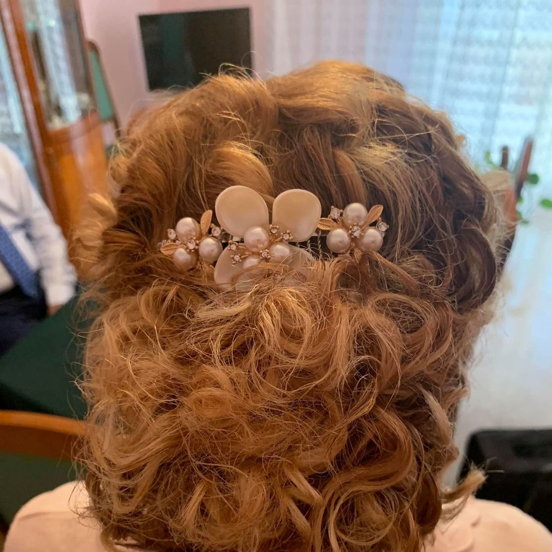 realizzazione acconciatura da donna